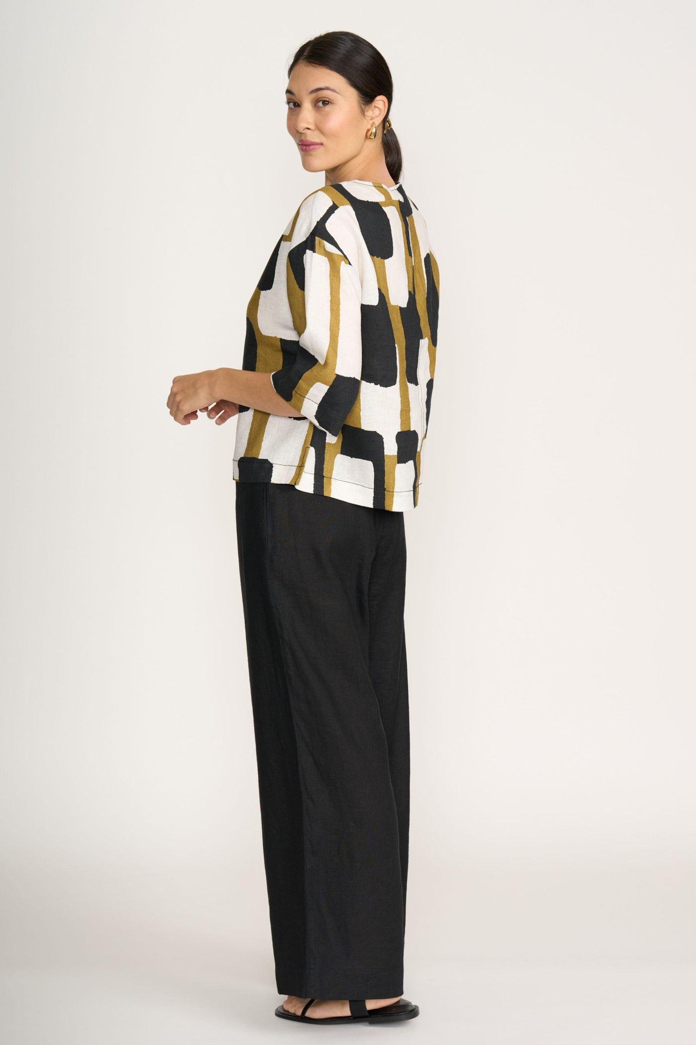 LOOKING SHARP TOP - FO8232