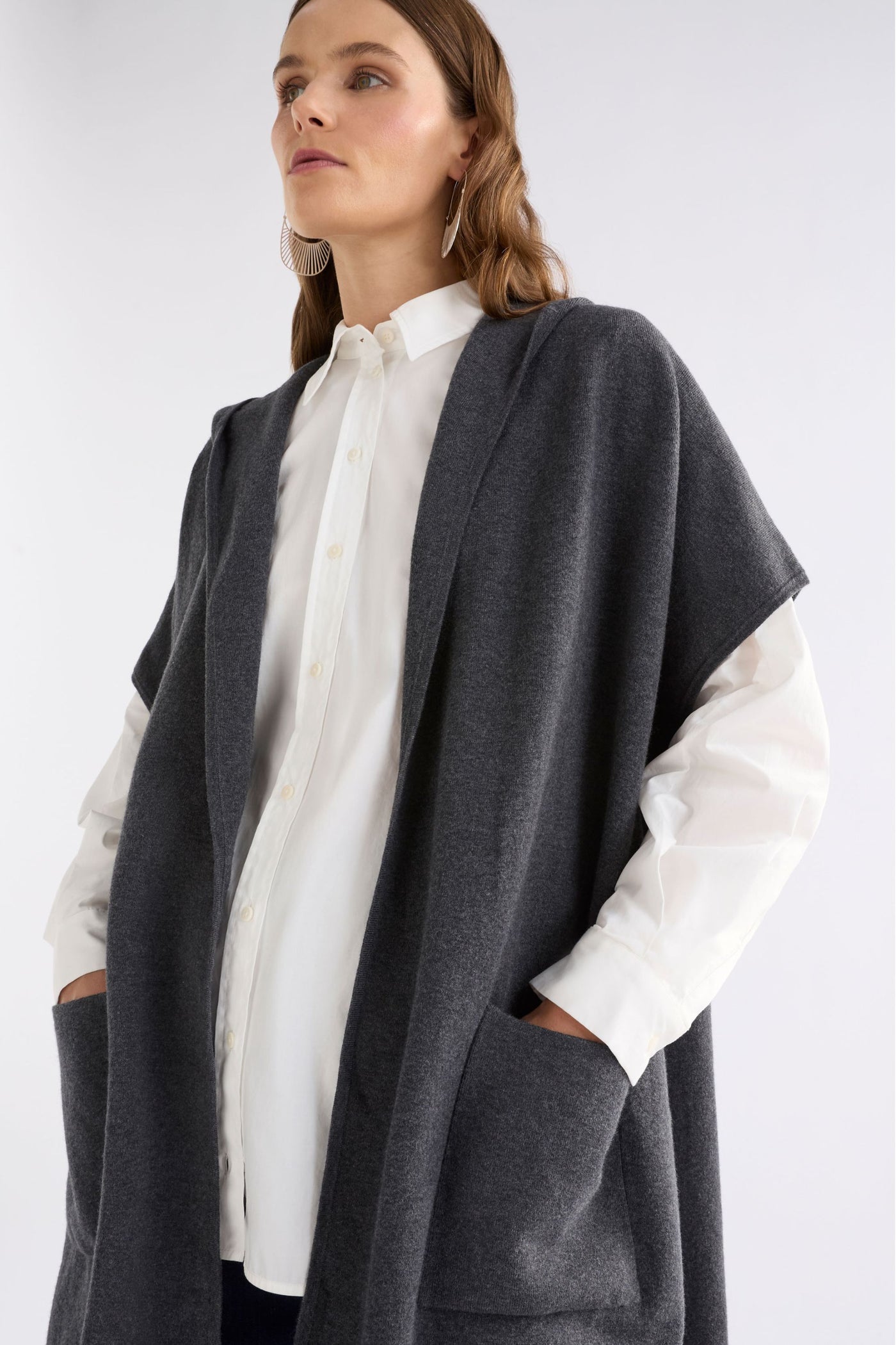 NEUWT HOODED PONCHO - K0146