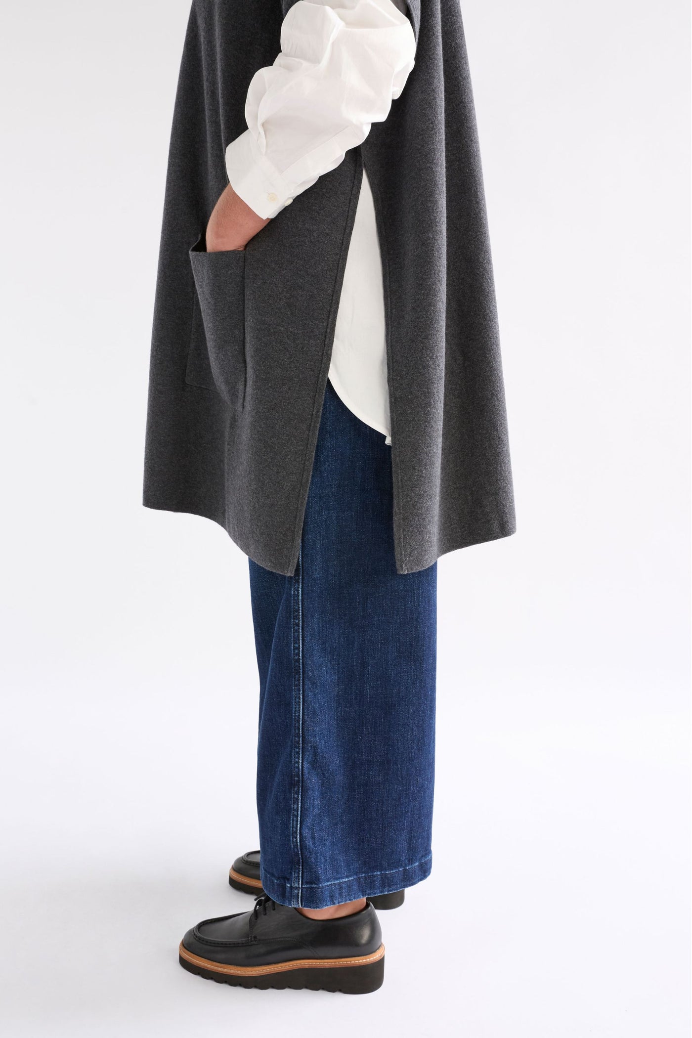 NEUWT HOODED PONCHO - K0146