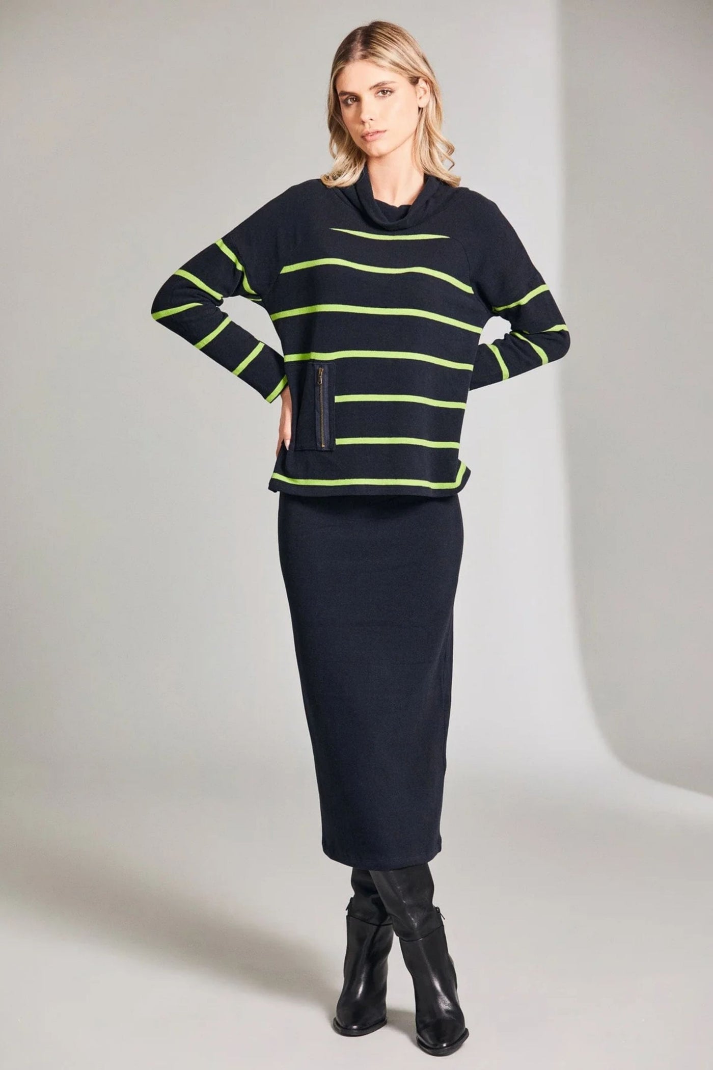 SOLID SHOULDER STRIPE KNIT - W24150