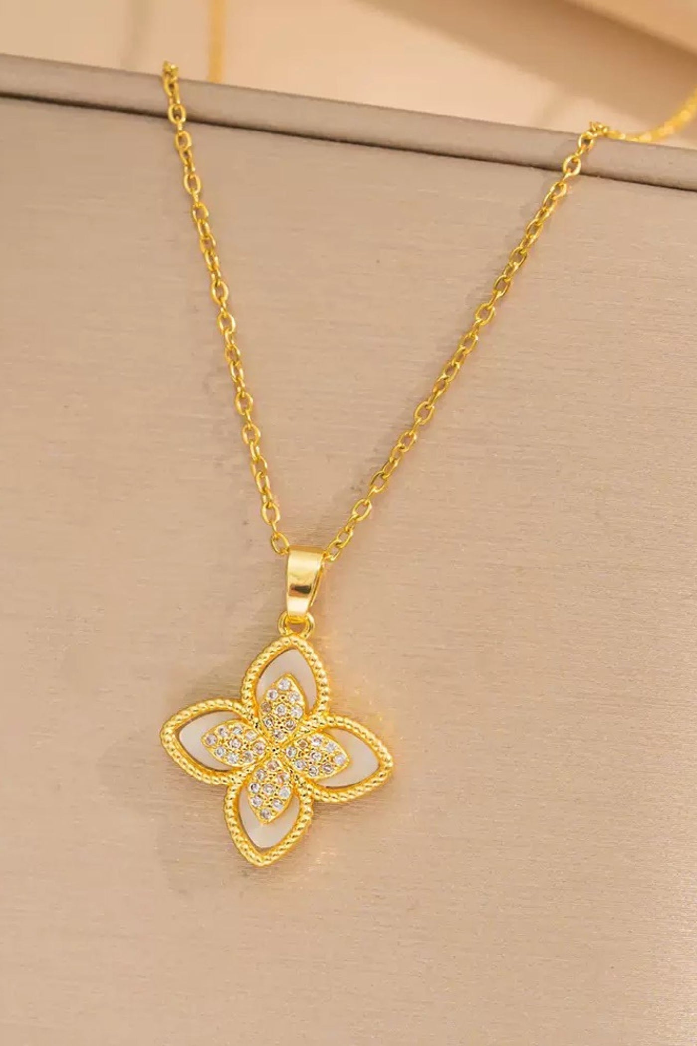 FLOWER NECKLACE - SSN177