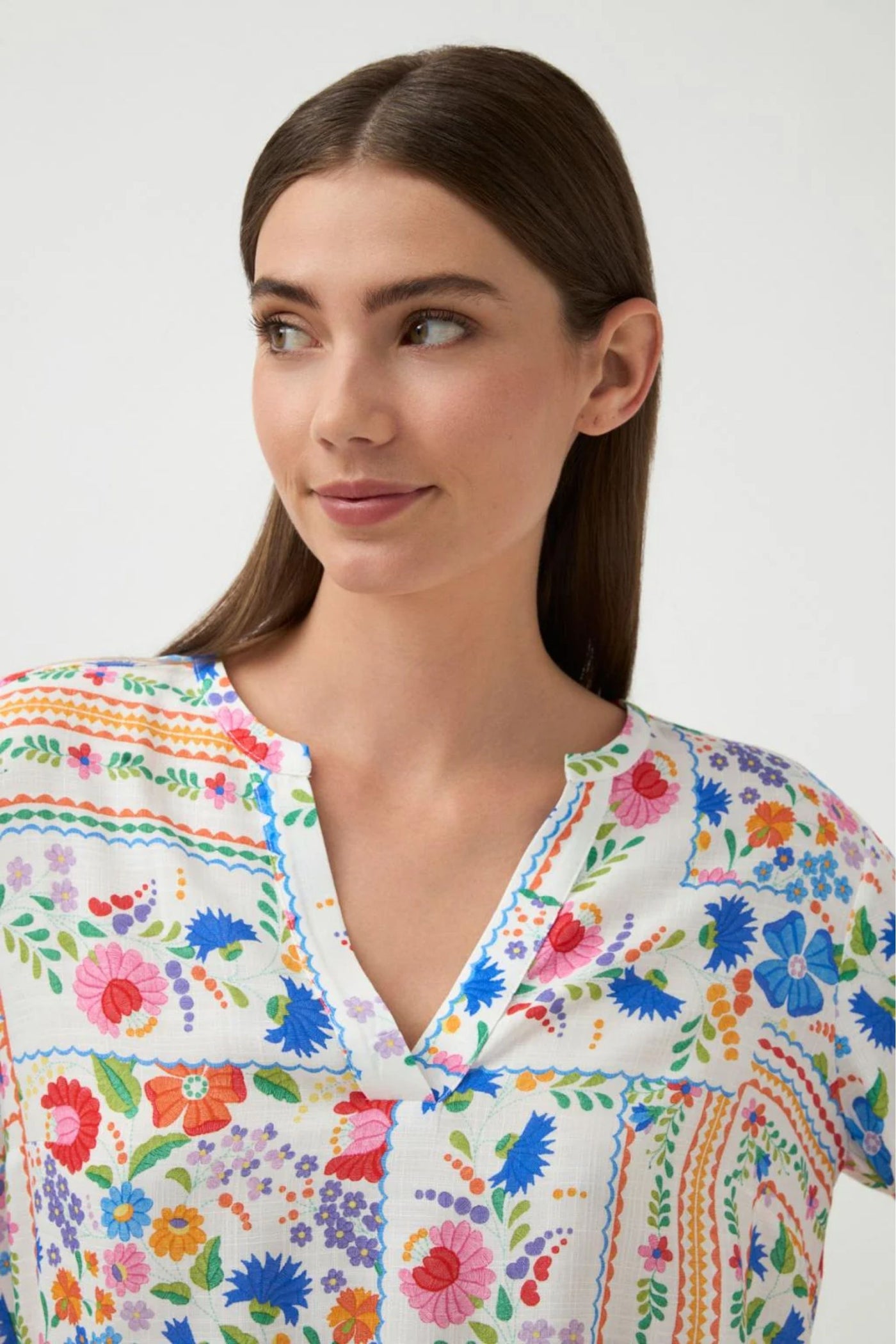 TALIDA V NECK TOP