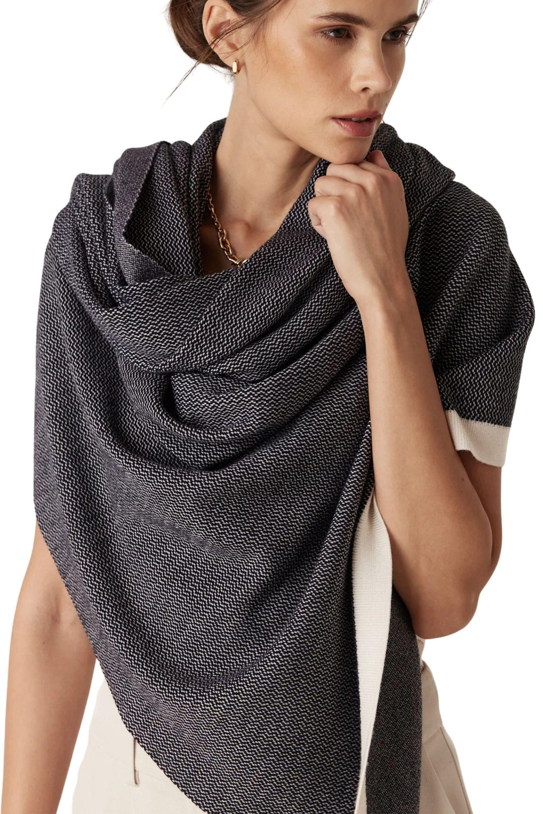 CABLE SCARF MIDNIGHT BELLARINE MERINO WRAP - CSC1073