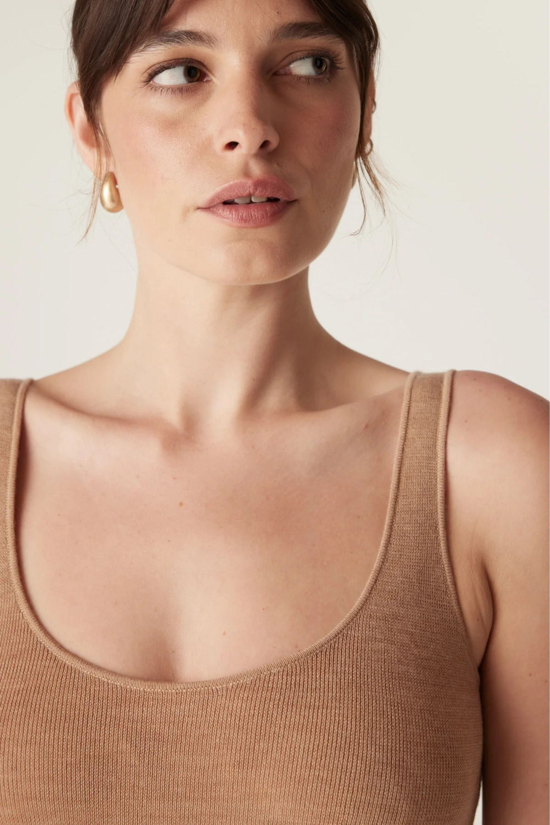 CABLE TOP SUPERFINE MERINO SINGLET - CSC1053