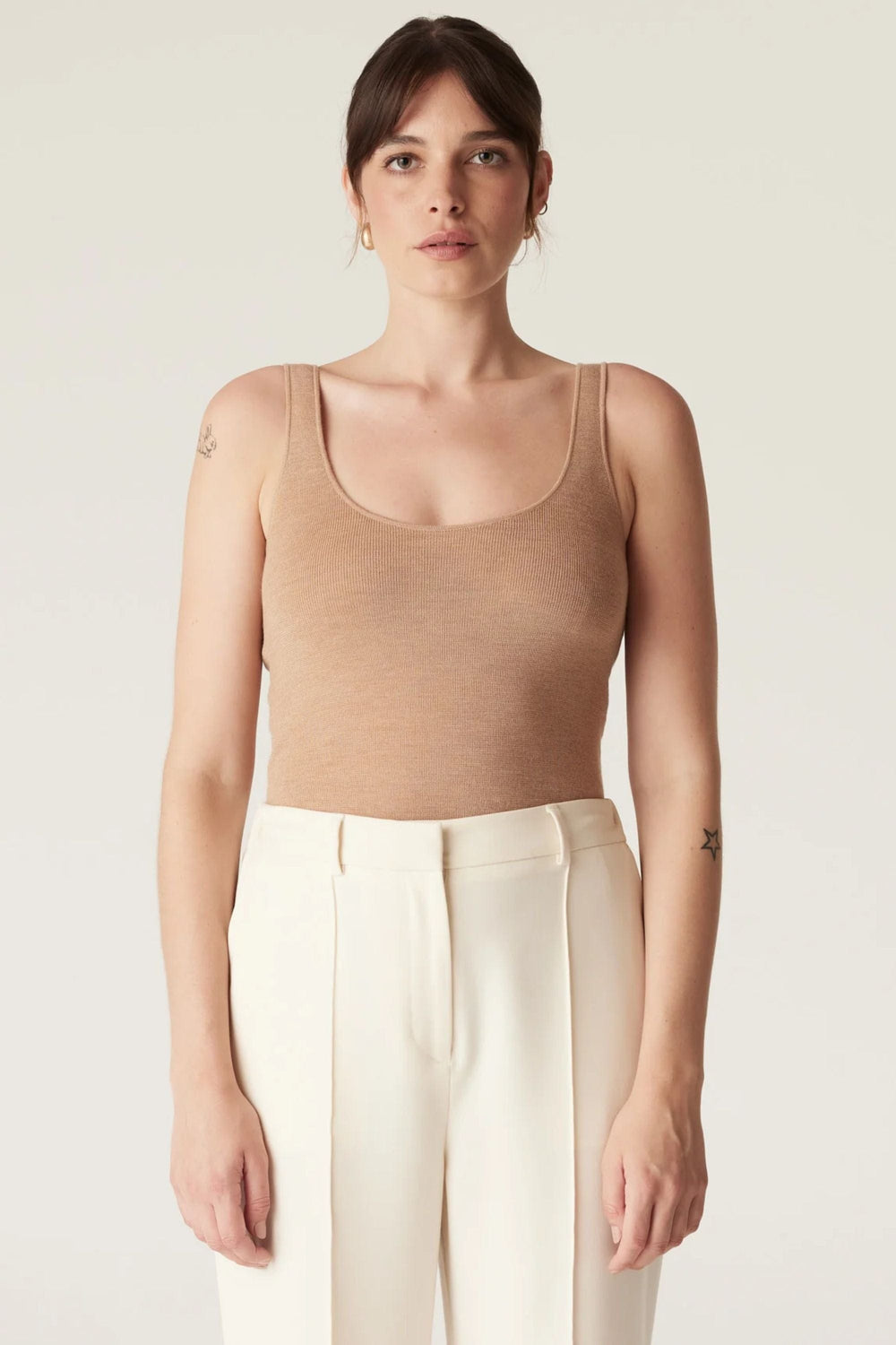 CABLE TOP SUPERFINE MERINO SINGLET - CSC1053