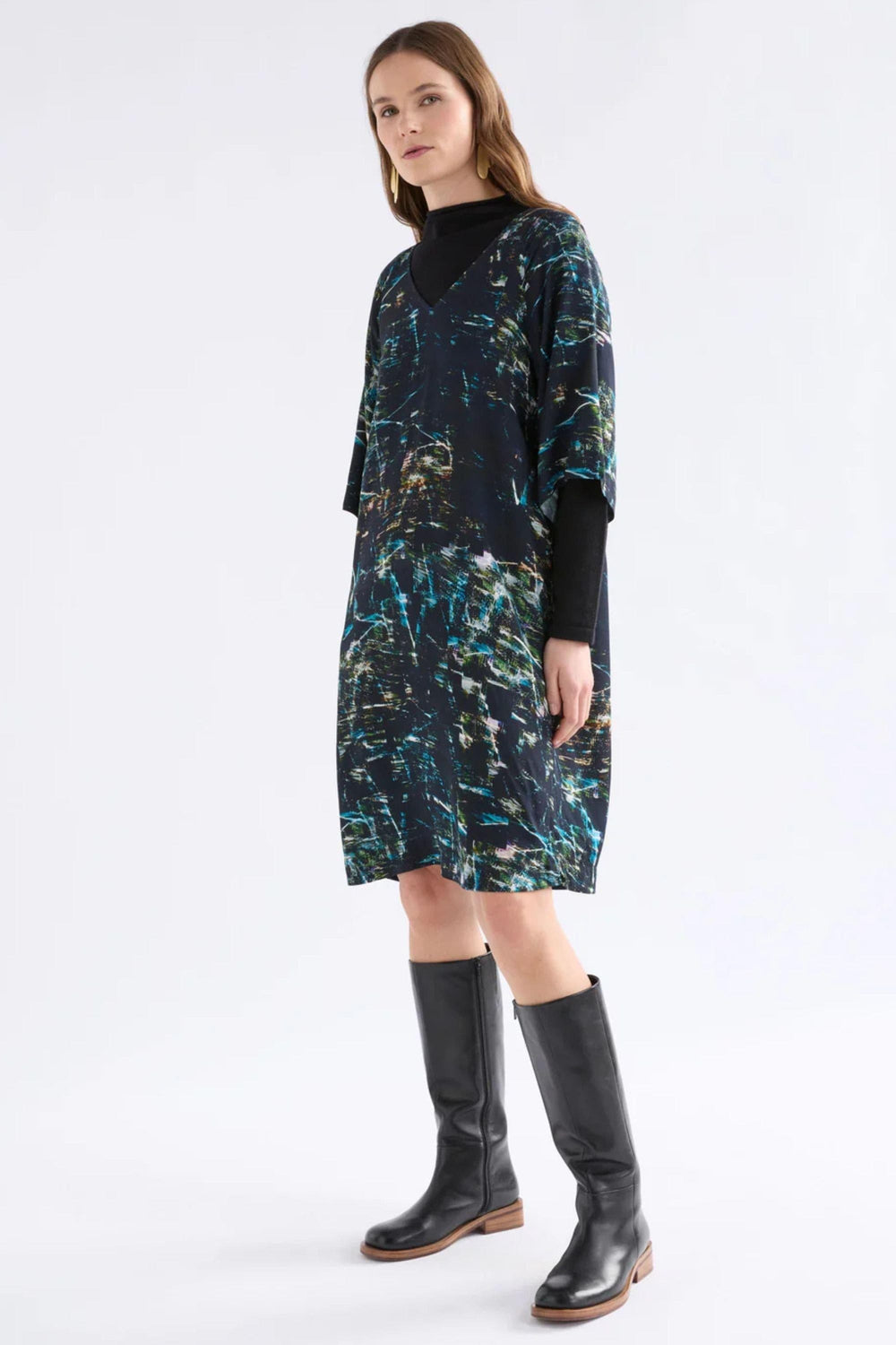 ELK DRESS KALLIO V NECK DRESS - A1570