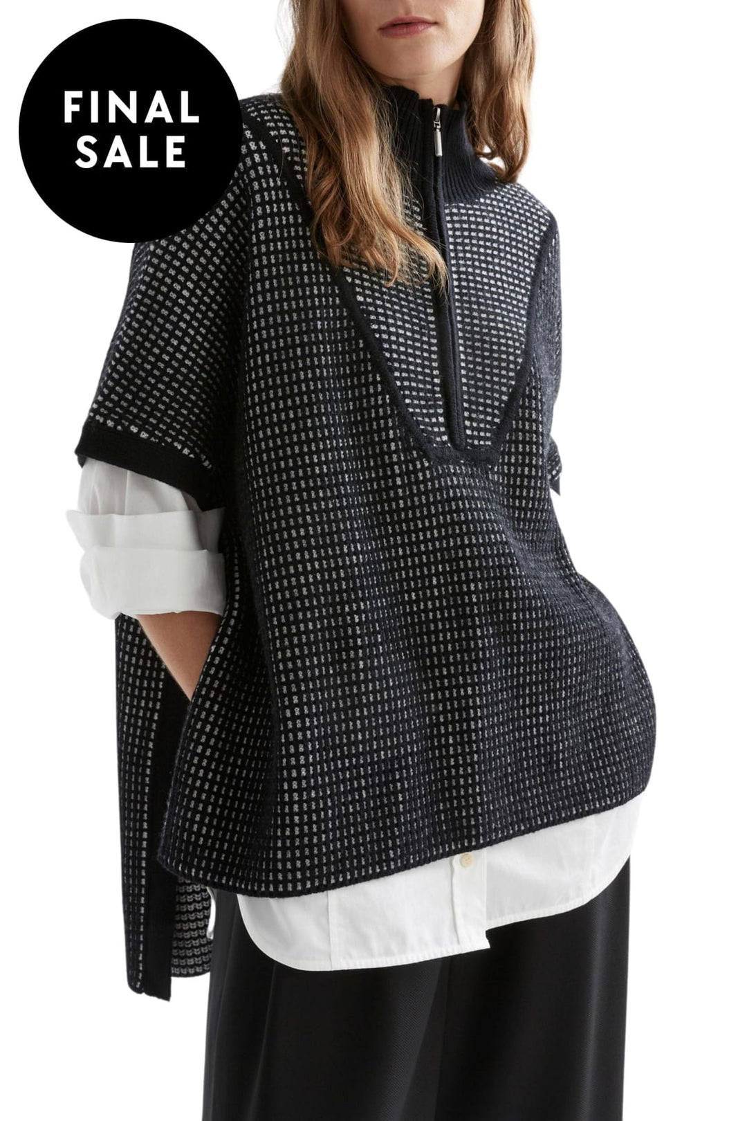 ELK TOP BLACK-WHITE CHEIL PONCHO - K0154