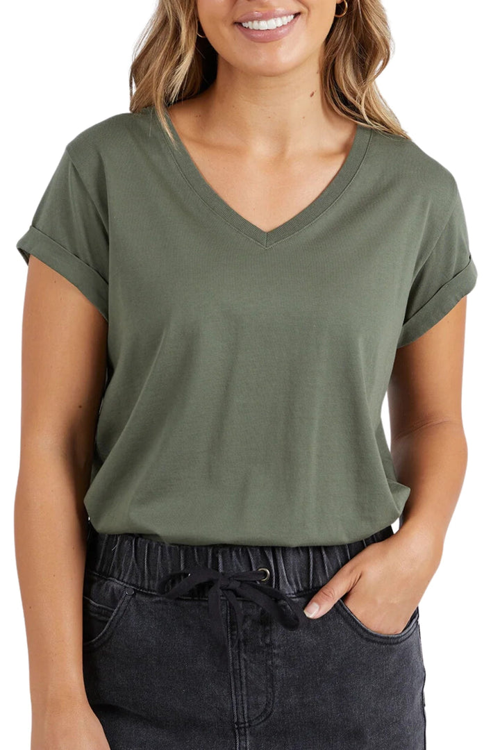 FOXWOOD T-SHIRT 8 / KHAKI MANLY VEE TEE - 55X0183