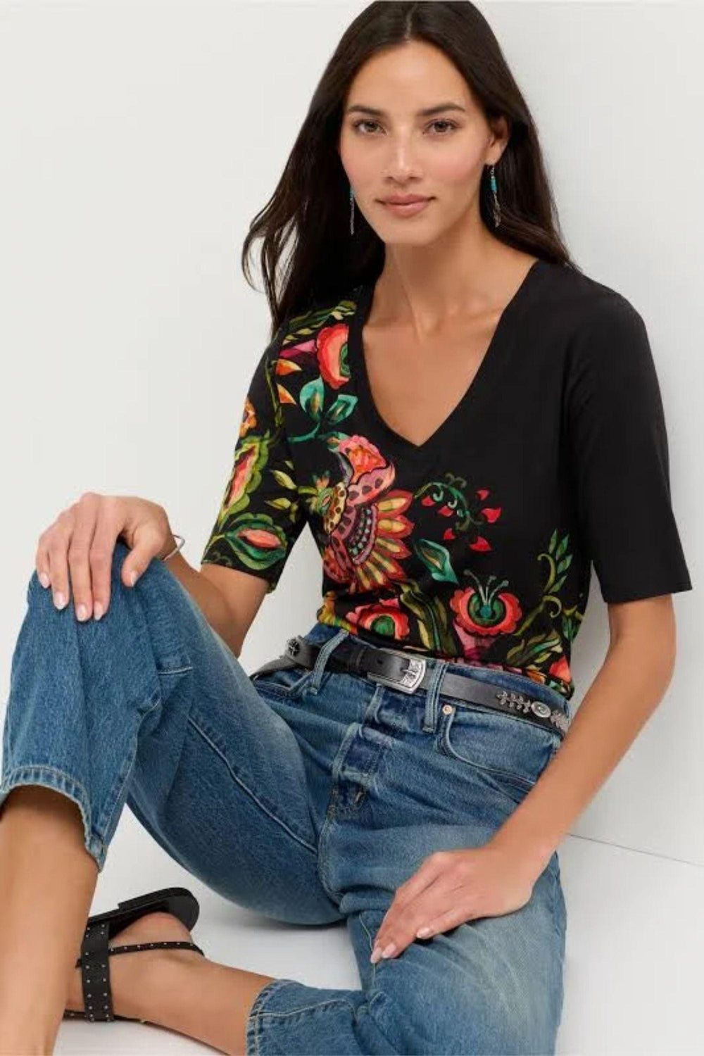 JOHNNY WAS TOP JANIE FITTED V-NECK TEE - T12726A-4