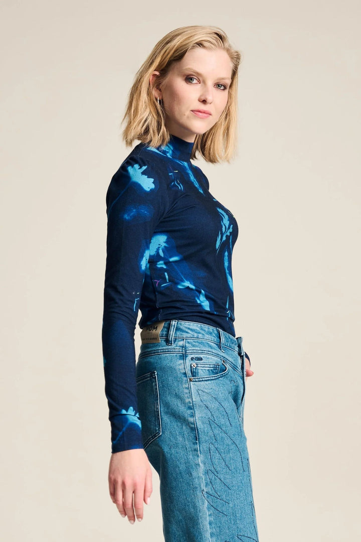 POM TOP FLORAL TURTLE NECK TOP - SP7945