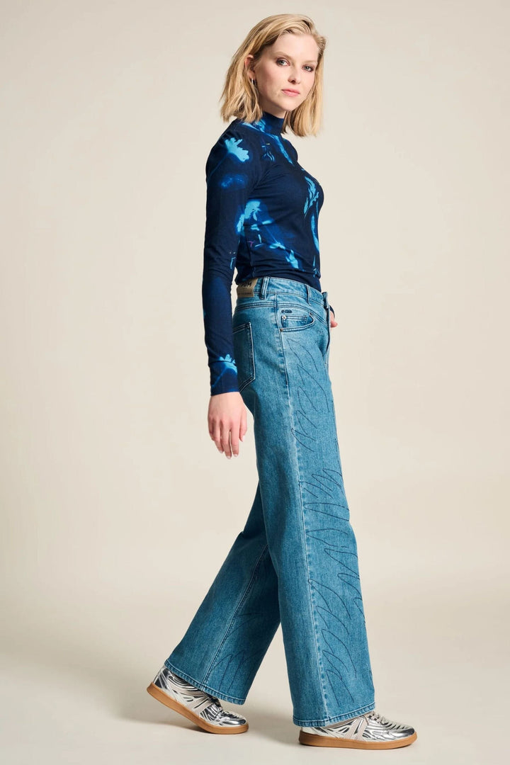 POM TOP FLORAL TURTLE NECK TOP - SP7945