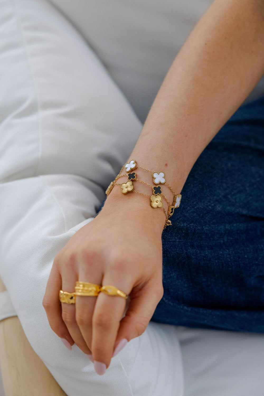 SUSAN ROSE JEWELLERY WHITE MINI CLOVER BRACELET - SSB260