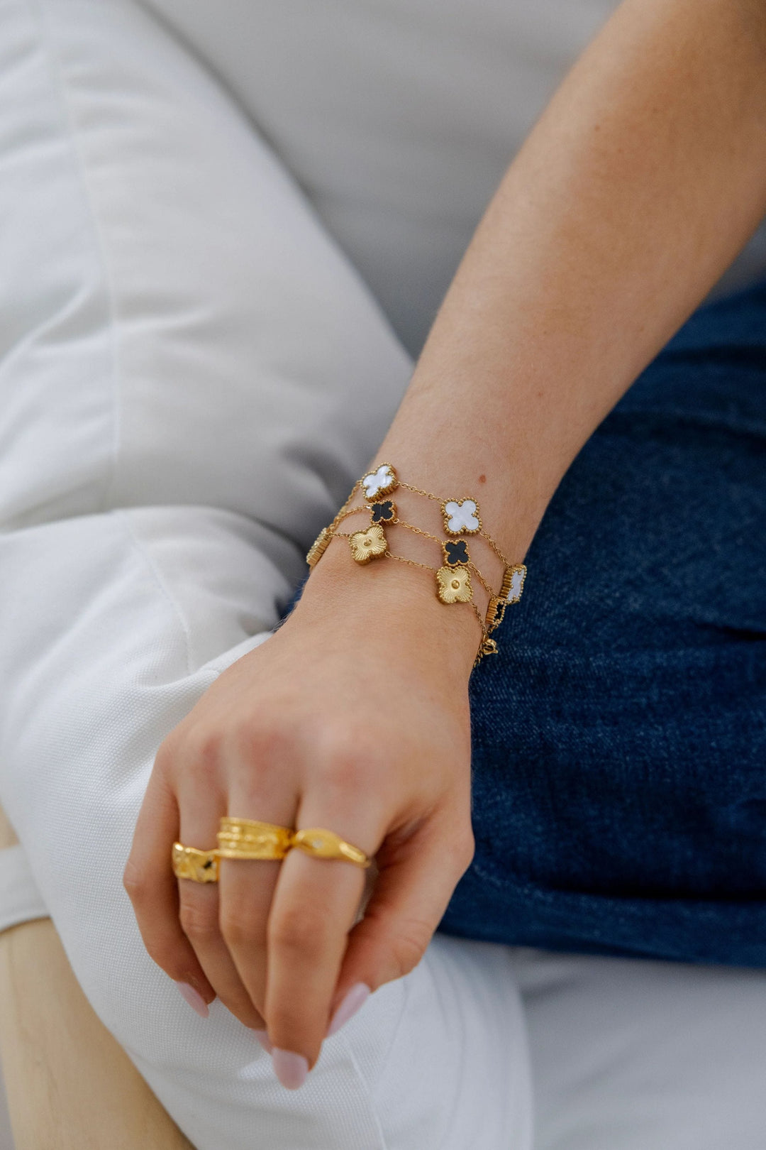 SUSAN ROSE JEWELLERY WHITE MINI CLOVER BRACELET - SSB260
