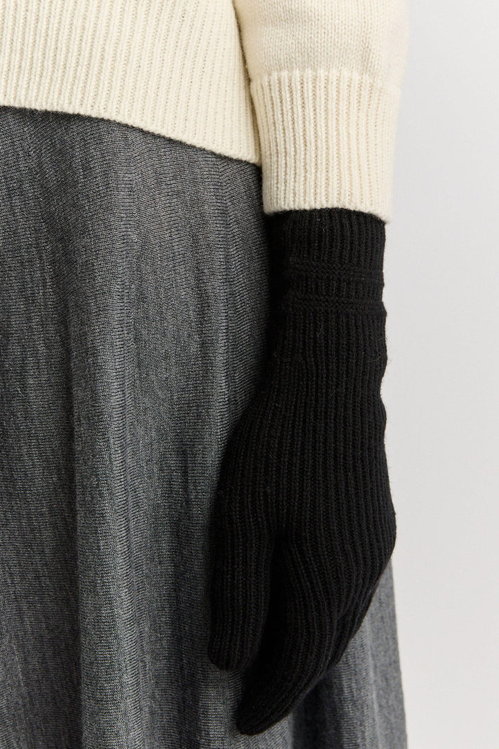 TOORALLIE GLOVES BLACK FINE RIBBED GLOVES - 9022