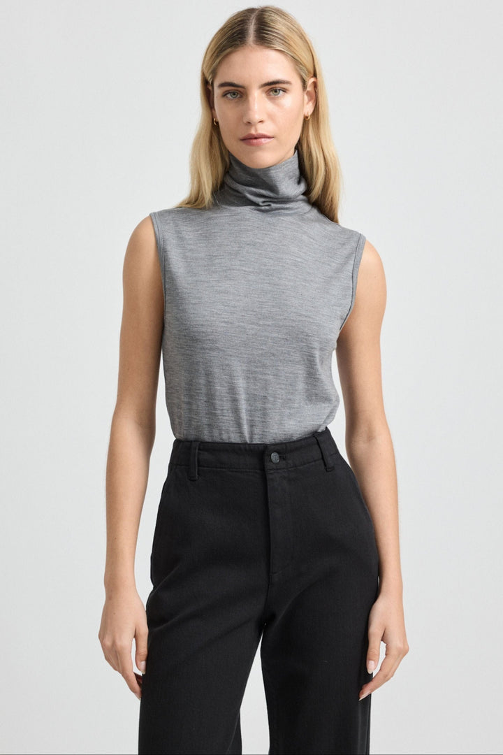 TOORALLIE TOP SLEEVELESS ROLL NECK - 660