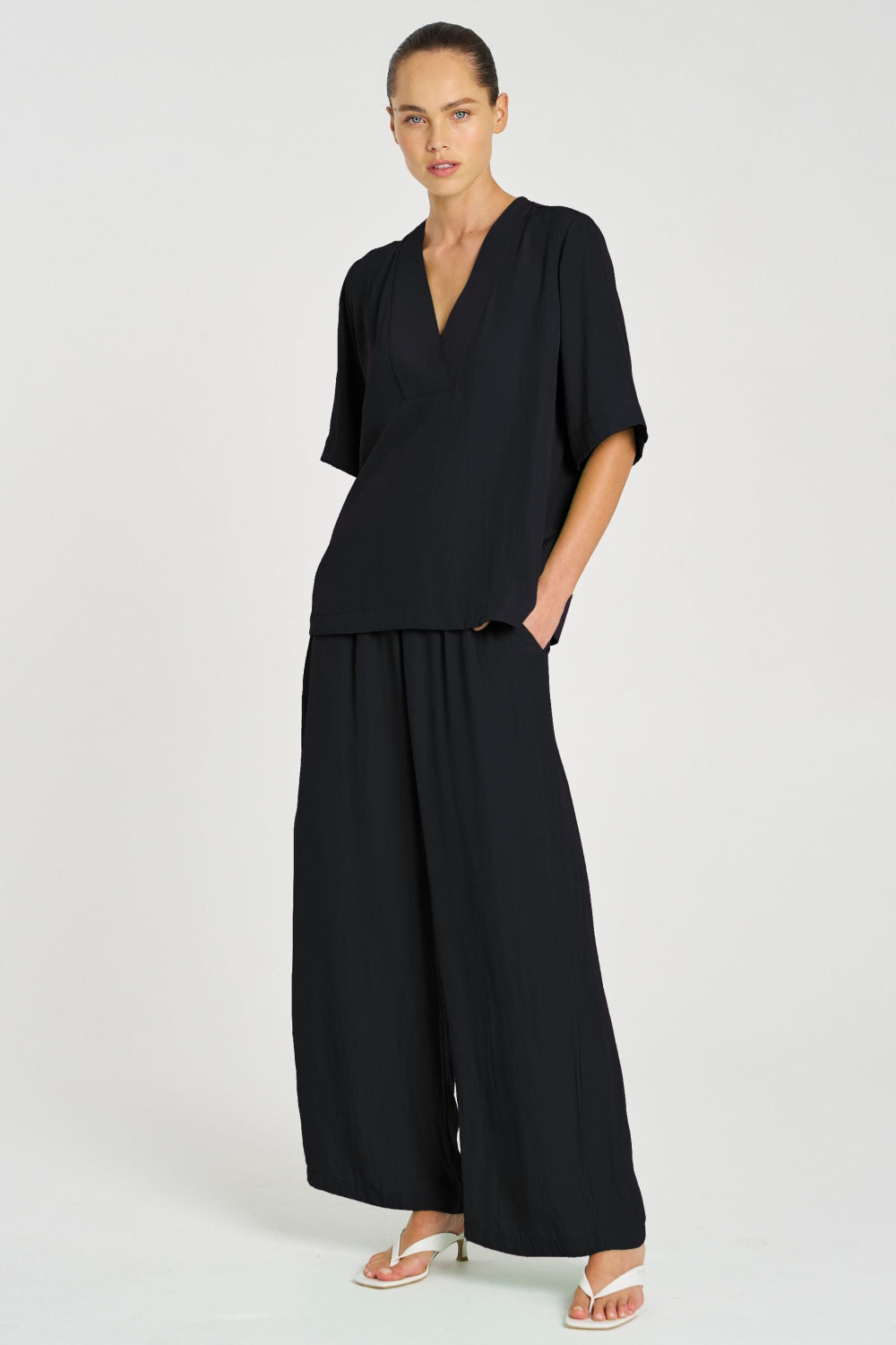 VENT PLAZA - F678667 TOP