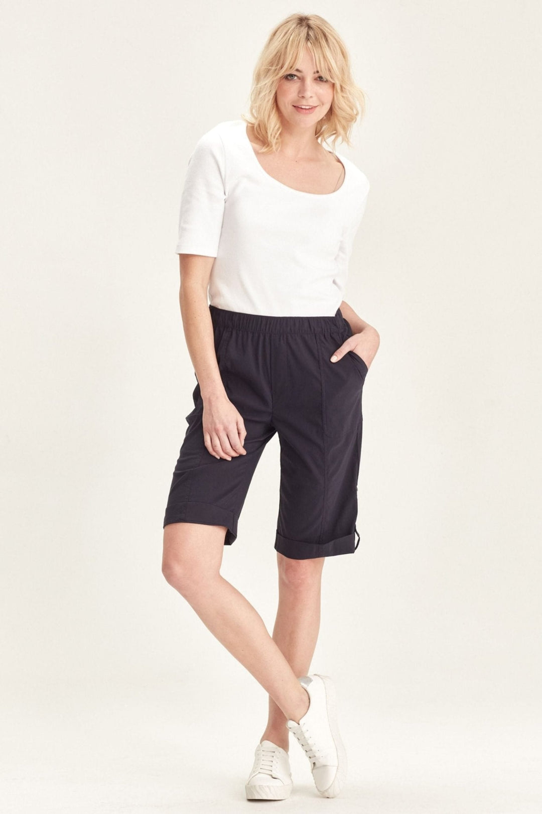 VERGE SHORTS 8 / FRENCH-INK ACROBAT ROLLED SHORT - 3920LW