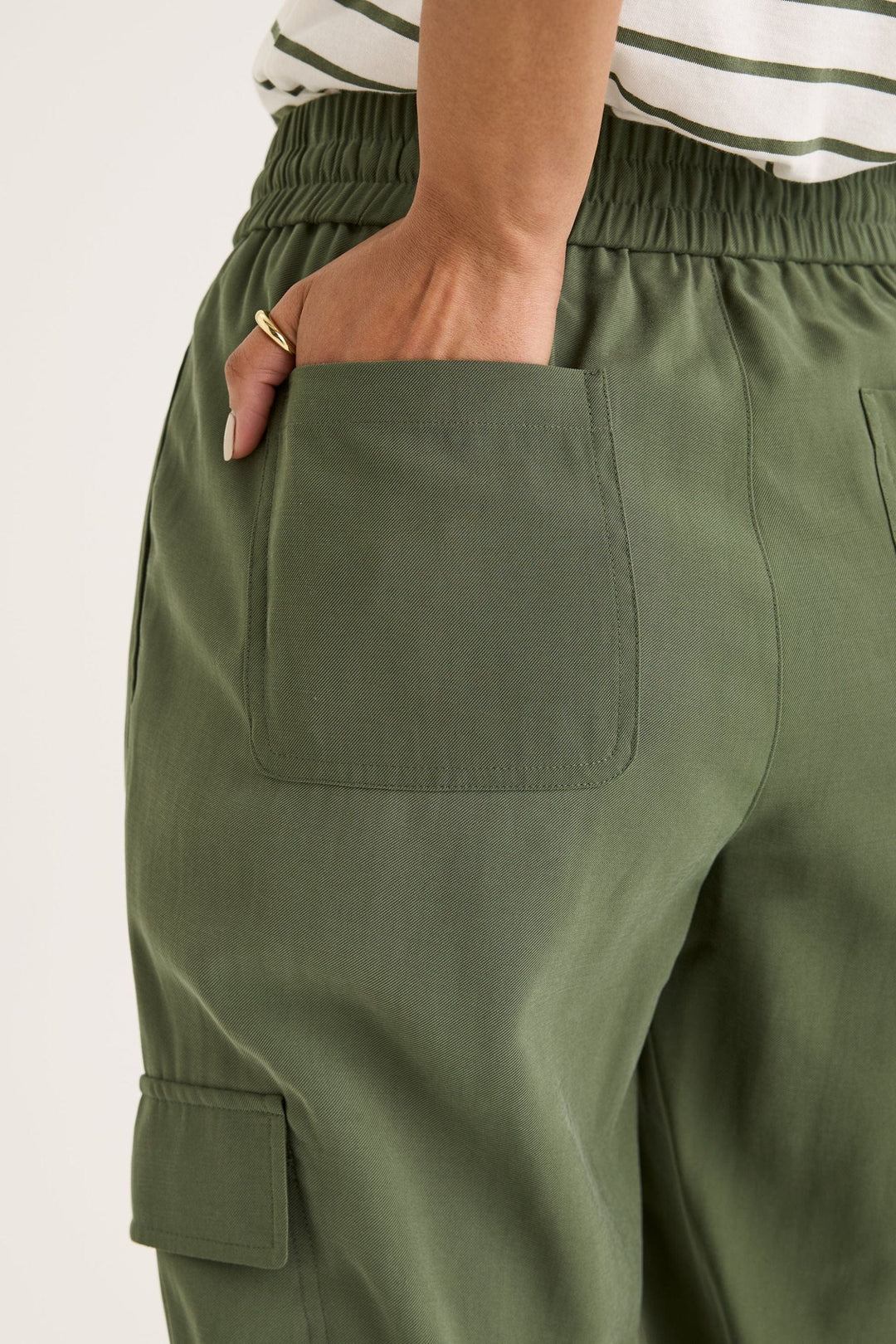 YARRA TRAIL TRACK PANT DRIFT JOGGER - YTWN8988